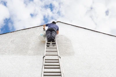 Peinture extérieure à Lucy — façades et ravalement